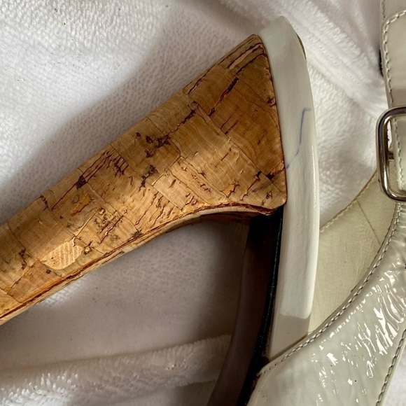Stuart Weitzman white patent leather sling back peep toe with cork heel size 8 - Picture 13 of 15